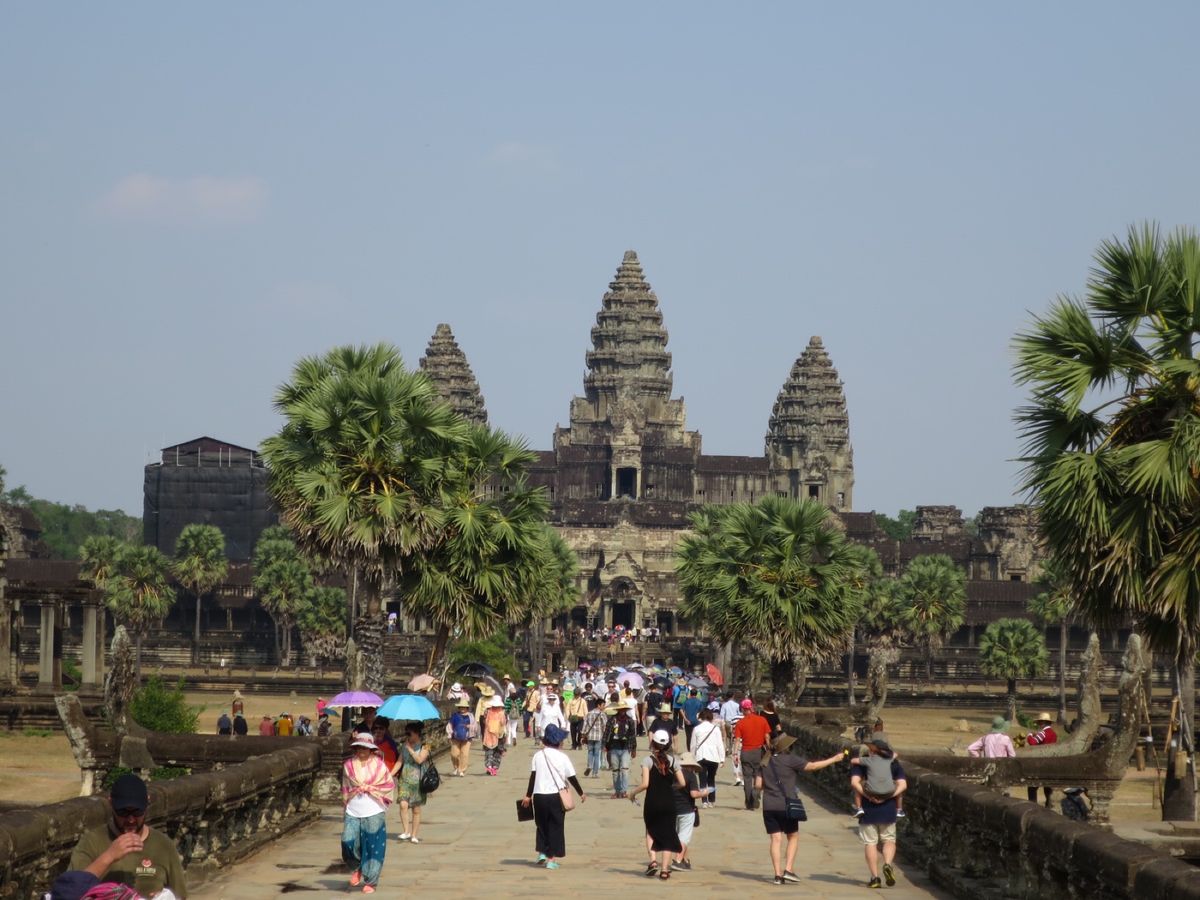 アンコールワット
オールドマーケット　肉の保存には驚いた
パブストリート
遺跡