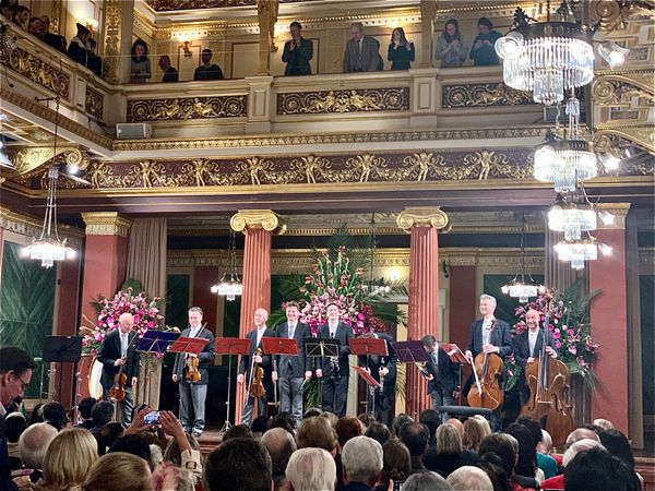 オーストリア・ウィーン「ウィーンで年越し2019-20」の写真：楽友協会のブラームスの間という黄金の間よ...