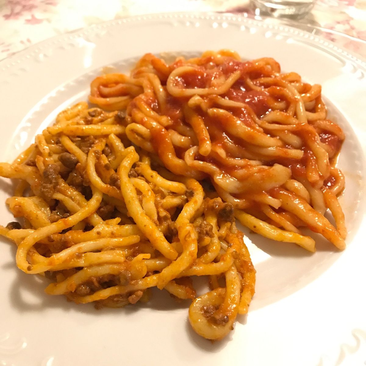 イタリアに行ったら必ずお料理を習う。
トスカーナのパスタ、ピチと、ロースト...