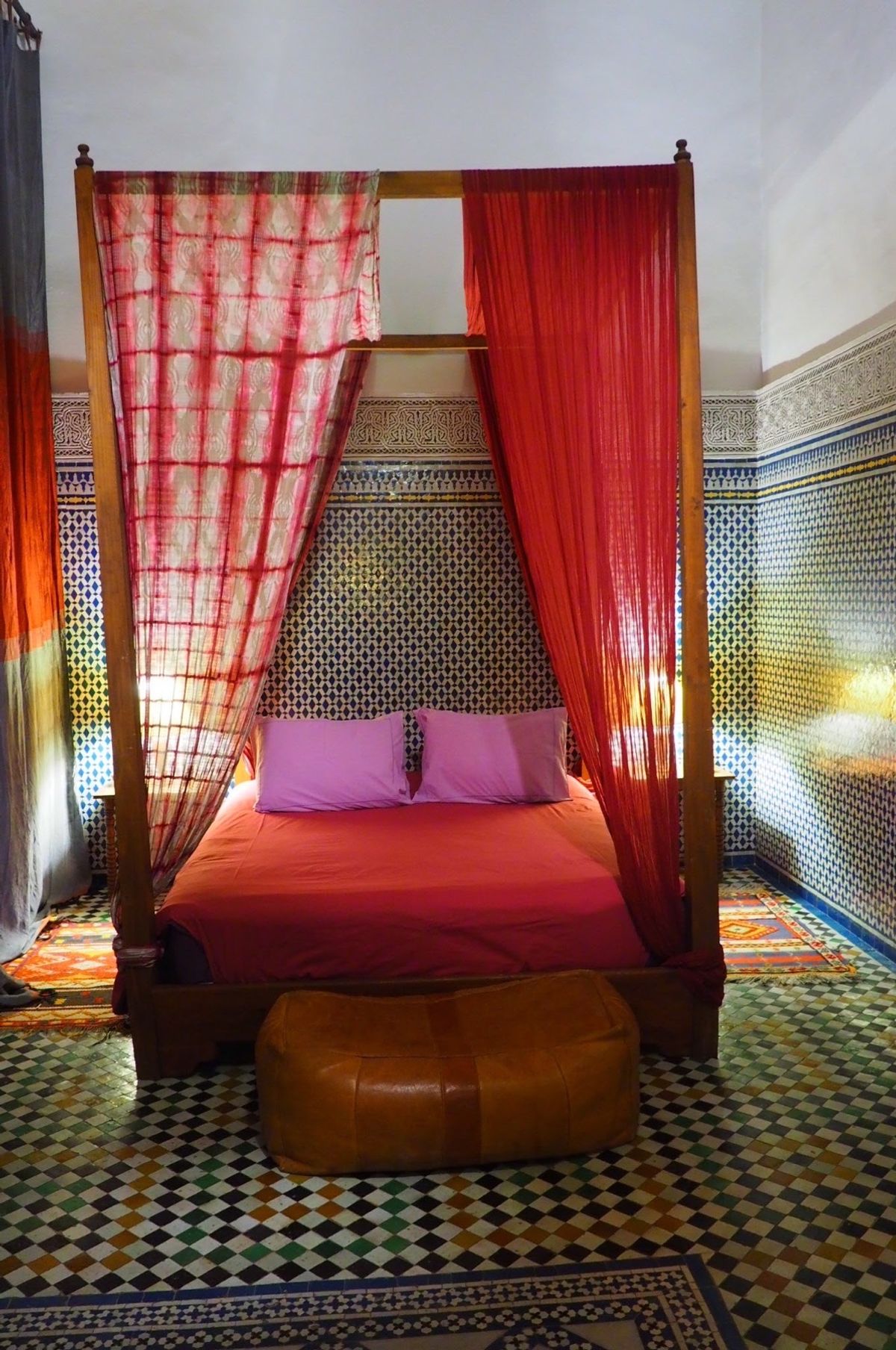 フェズで宿泊したリヤド。
モロッカンインテリア大好き。緑あふれる中庭での食...