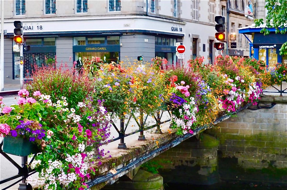 お花が綺麗な街、カンペール