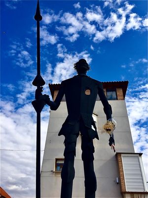 ラ・マンチャ地方のカンポ・デ・クリプターナ。
ドン・キホーテが巨人と間違え...
