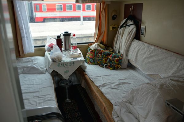 中国・チベット「チベット2014夏」の写真：青蔵鉄道。西寧からラサまで約24時間。一...