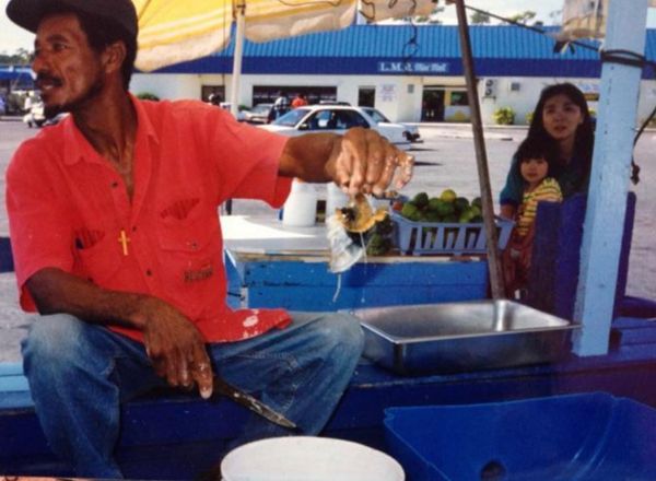 バハマ・ナッソー「バハマ」の写真：コンク貝　ライムを絞って😋😋😋