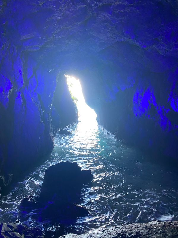 日本・石川県「能登半島に行ってみる！」の写真：青の洞窟

青いランプがすごかった、、笑
