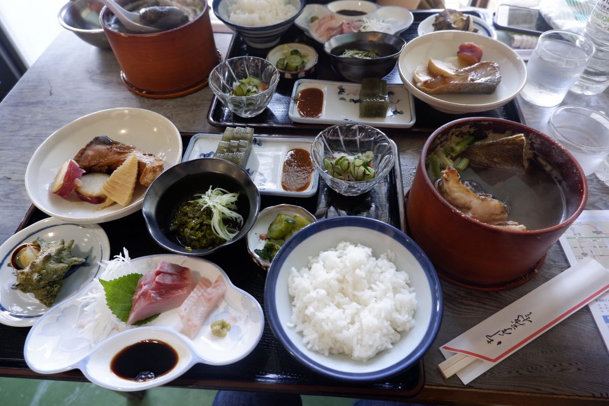 名物のわっぱ煮。多分メバル？とカワハギがたっぷり入ってました！
お魚が美味...