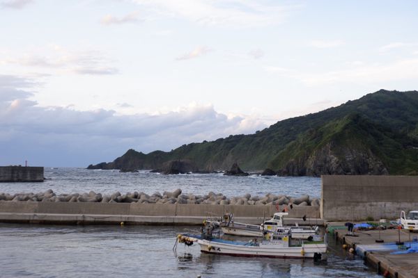 日本・粟島浦村「粟島浦村」の写真：釜谷地区。
お土産はおばあちゃん手作りの...