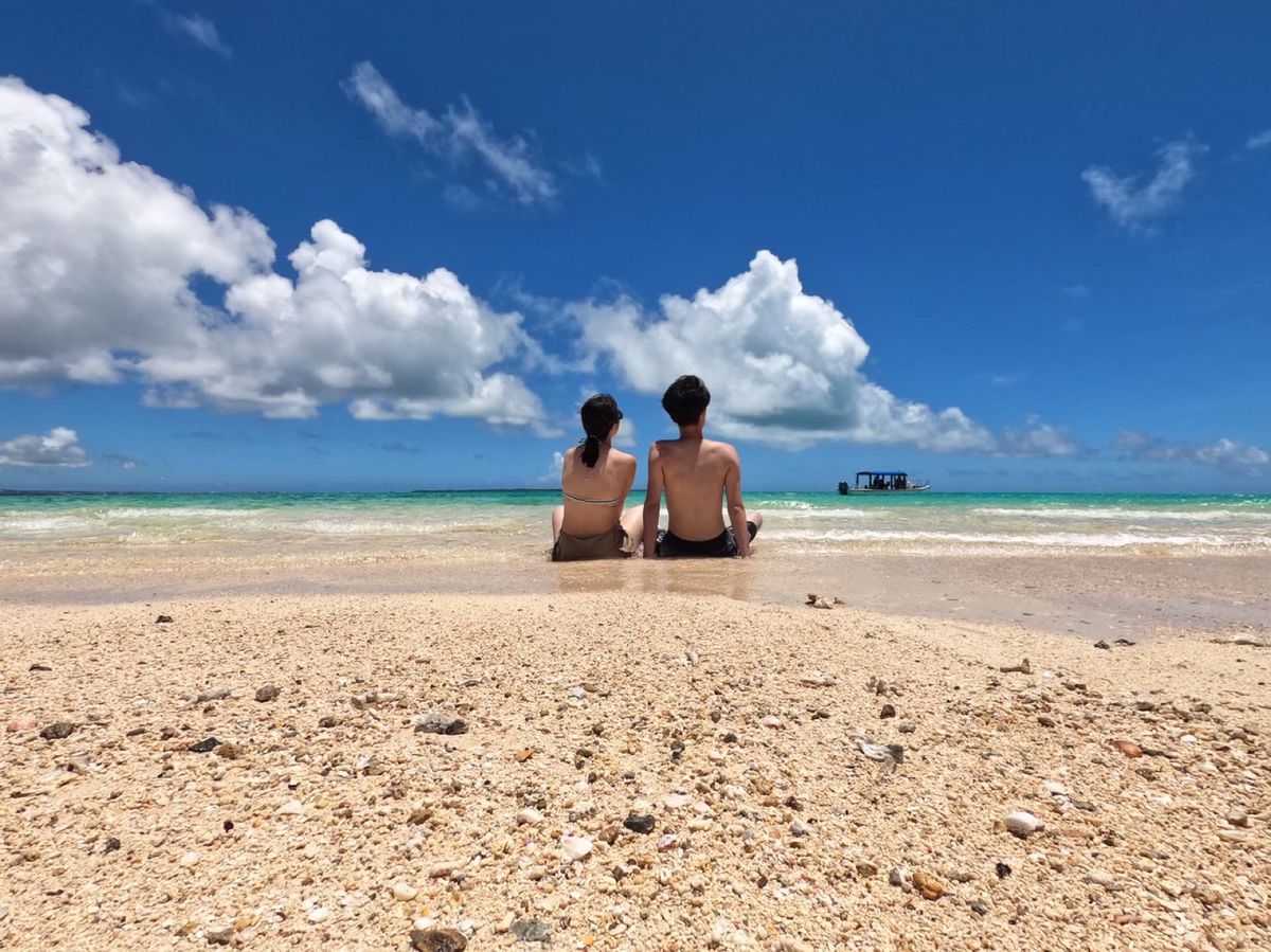 シュノーケリングからの〜
干潮のときに現れる幻の島と呼ばれる浜島へ。
三日...