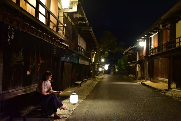 日本「中山道を訪ねて」の写真：中山道にある妻籠宿にて
約200年前に創...