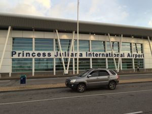 Princess Juliana International Airpor...