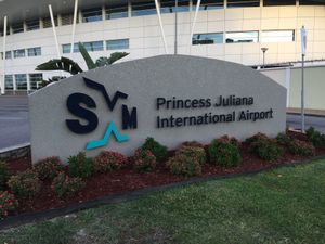 Princess Juliana International Airpor...