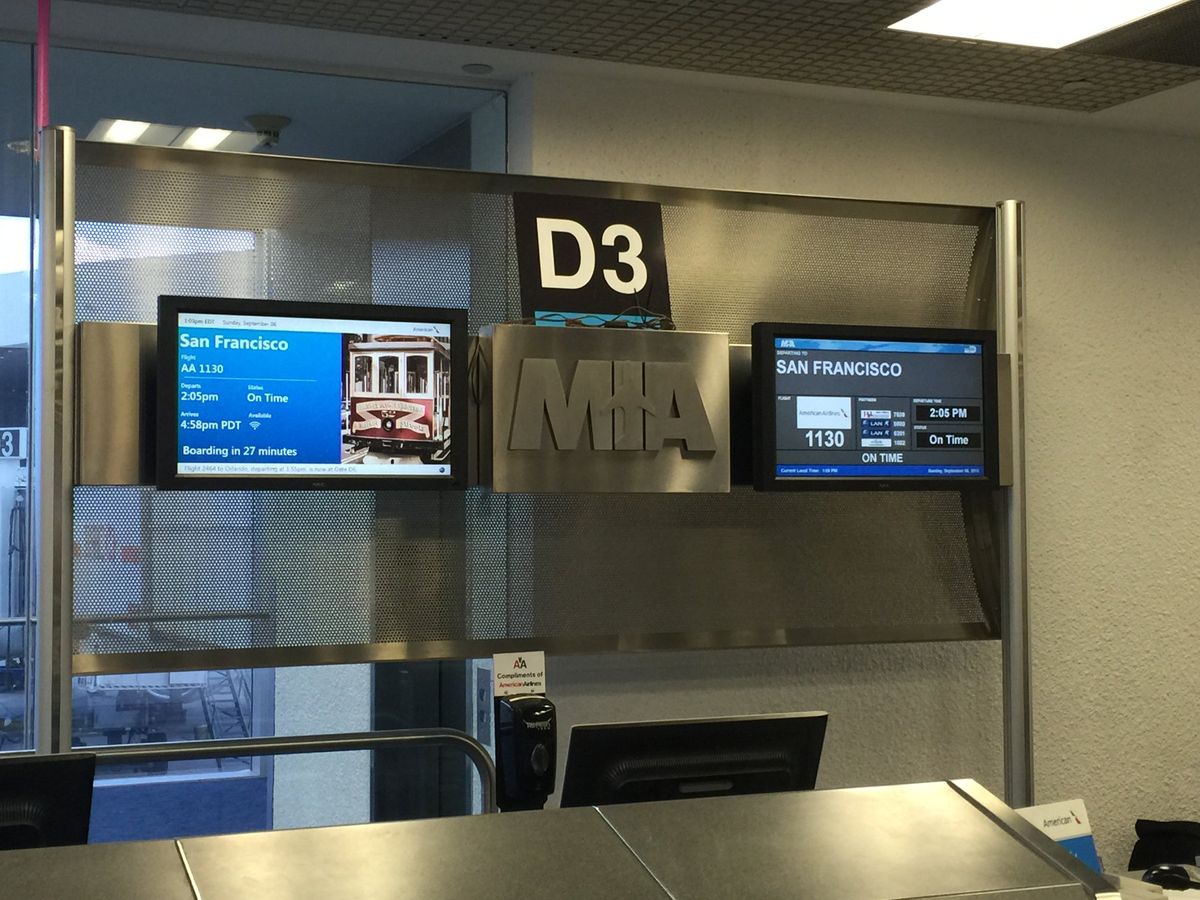 AA1130　MIA-SFO N607AM
Boeing 757-223 　