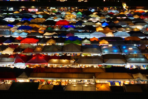 タイ・バンコク「2019秋　バンコク」の写真：ナイトマーケットとアユタヤ。
マッサージ...