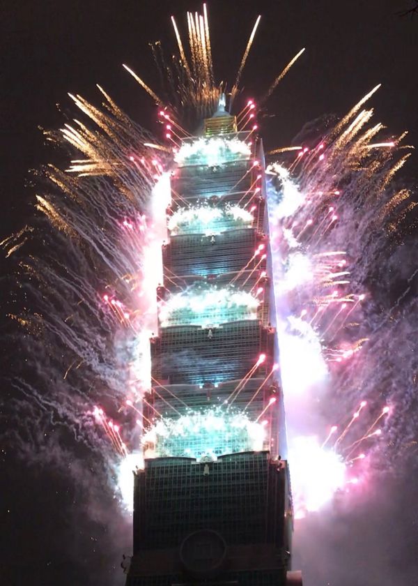 台湾・台北「台北＊台中」の写真：台北カウントダウンと台中の彩虹眷村と高美湿地
