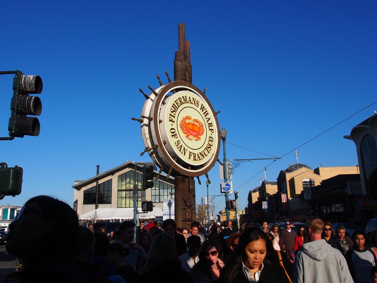 アメリカ最初の食事はThe Pubという店でビールとバーガー！
フィッシャ...