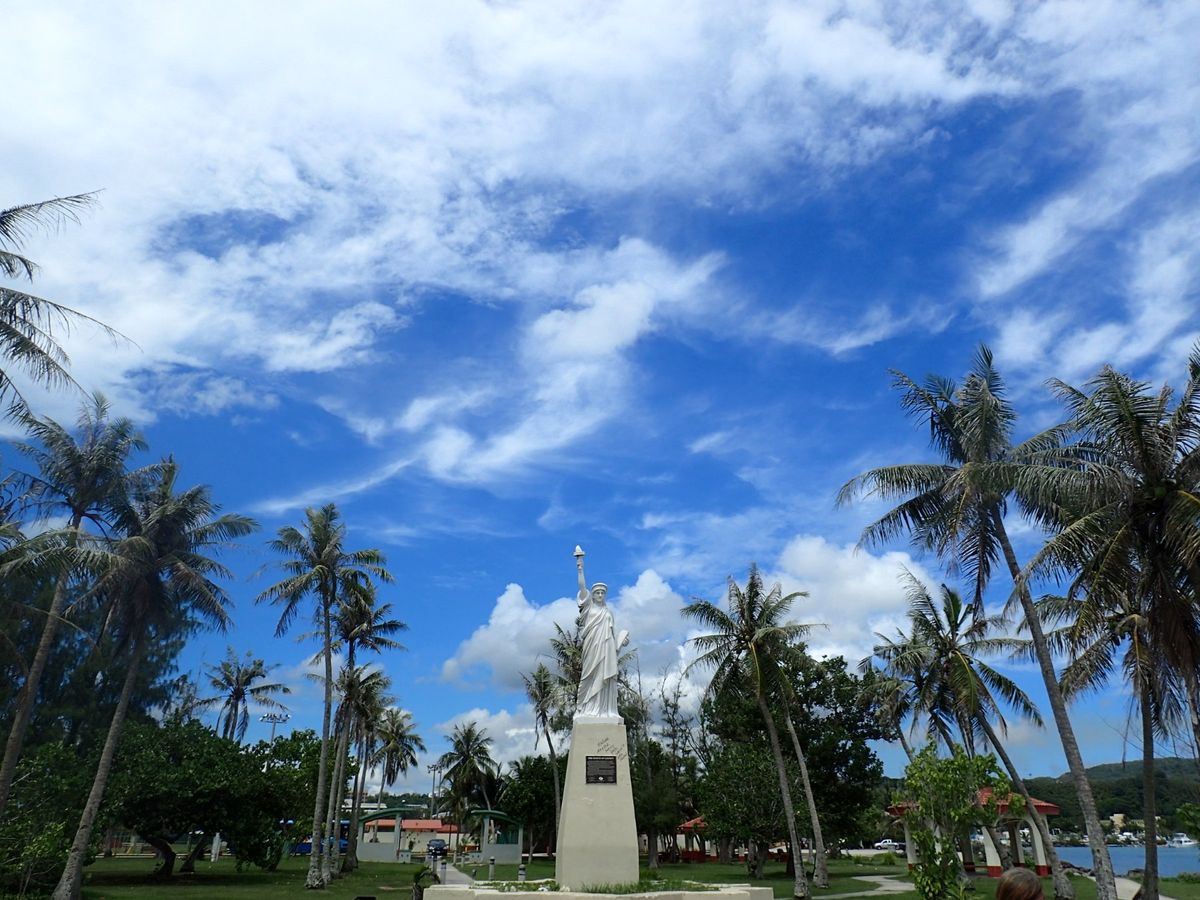 最終日は島内観光ツアーに参加しました。