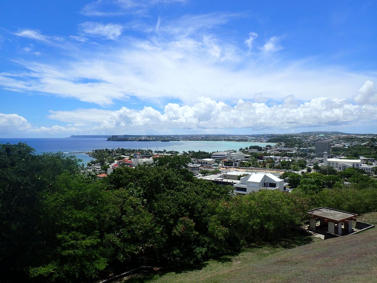 最終日は島内観光ツアーに参加しました。