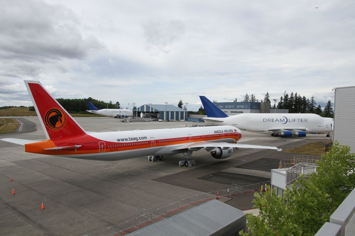 ボーイングのエバレット工場見学ツアーに参加！
規模がデカすぎてすごかった。...