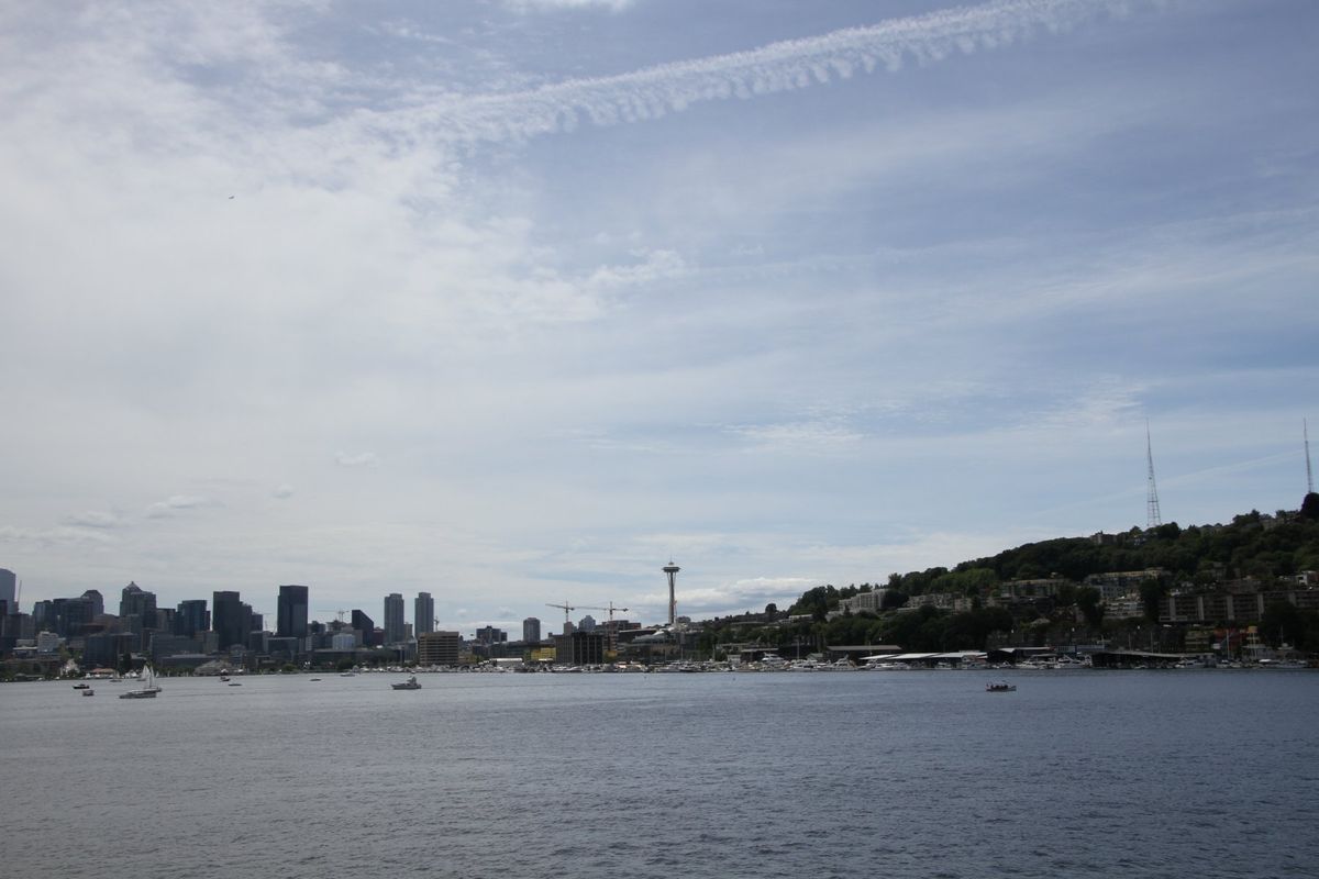 シアトル市内観光。
ガスワークスパーク行って、その後Black Raven...