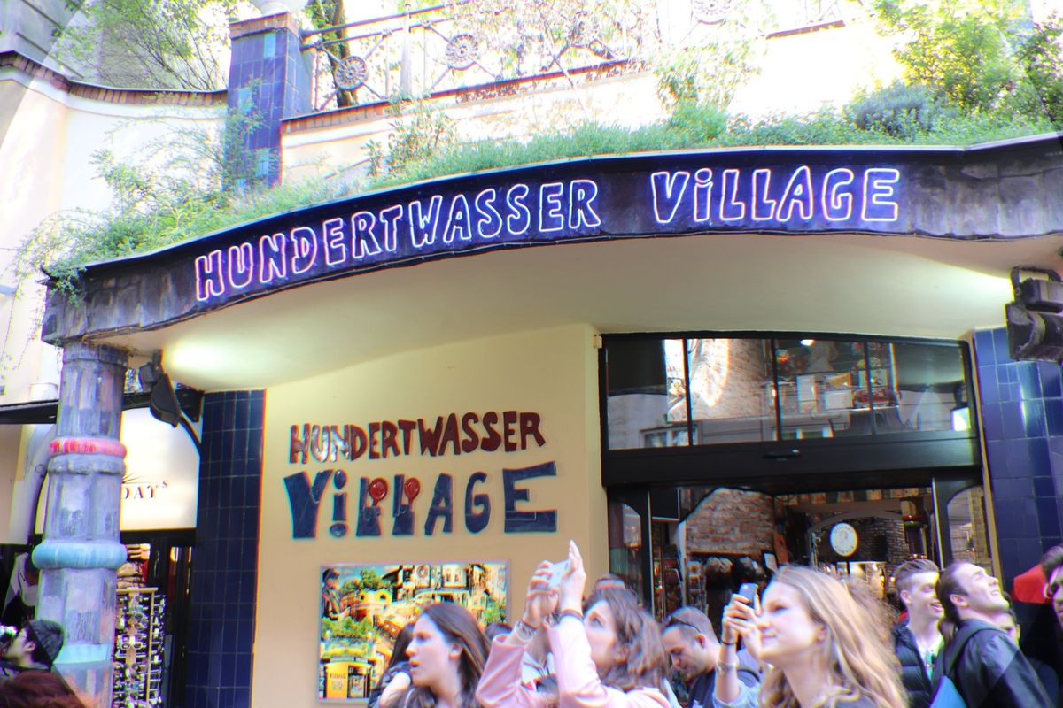 フンデルトヴァッサーハウス！