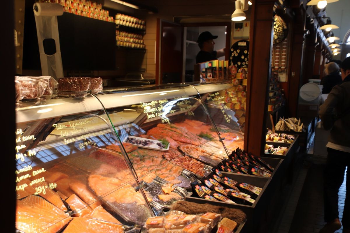 オールドマーケットで昼食。サーモンサンド！