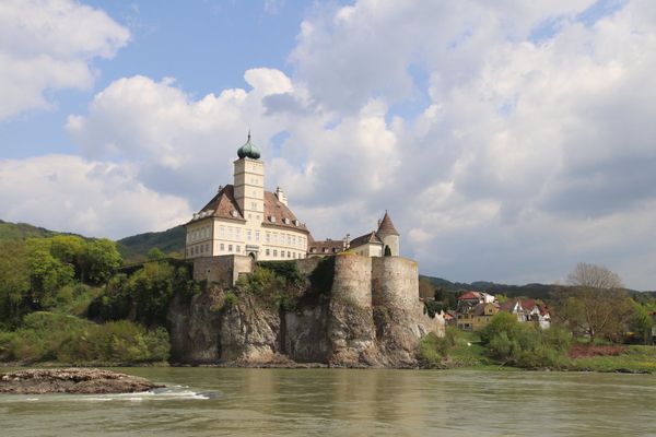 フィンランド・ヘルシンキ「ヨーロッパ旅行（2018.04.13-20）」の写真：ドナウ川をのんびりクルーズ。