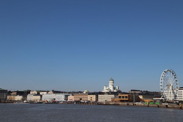 フィンランド・ヘルシンキ「ヨーロッパ旅行（2018.04.13-20）」の写真：オールドマーケットで昼食。サーモンサンド！