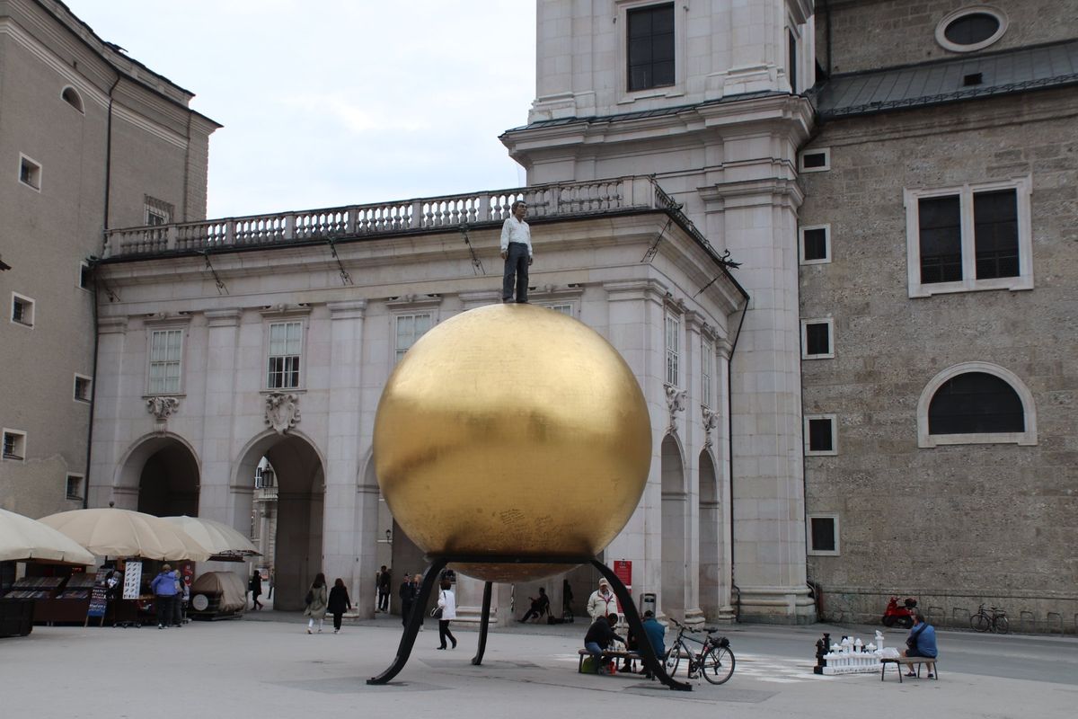 ザルツブルクをぶらぶら。
クラリネットとアコーディオンのパフォーマーがめっ...