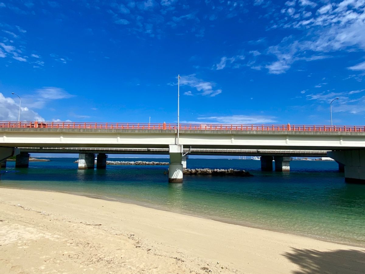 波の上ビーチ

午前中は天気も良くて
さすがの青い海！