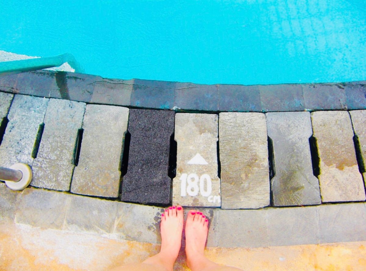 25th Feb 2010 pic📷
Pool Bar🍸✨

プールでまっ...