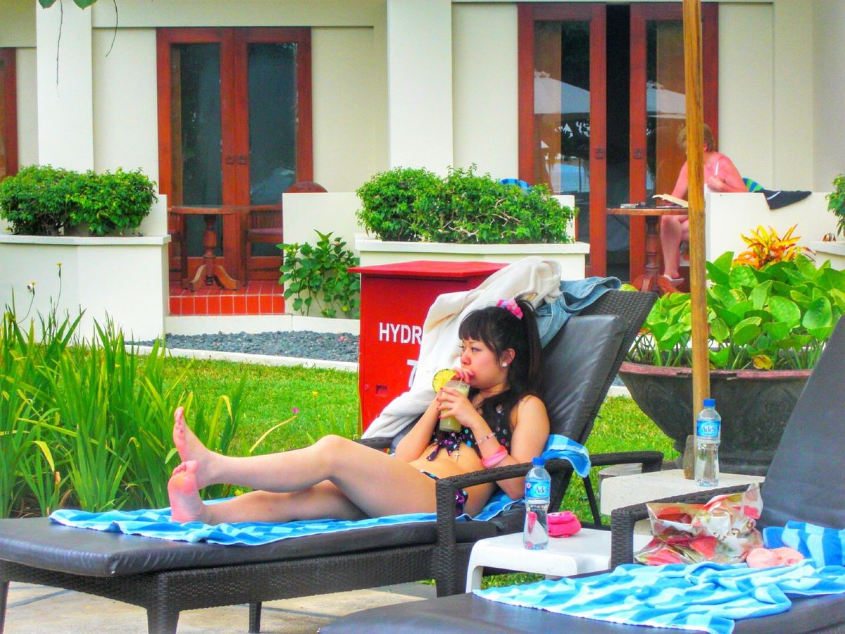 25th Feb 2010 pic📷
Pool Bar🍸✨

プールでまっ...