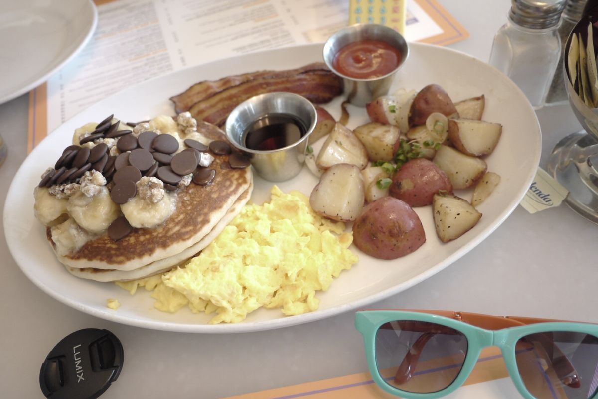 9th Jul. 2011 pic📷
パンケーキを食べに行きました🥞❤️
...