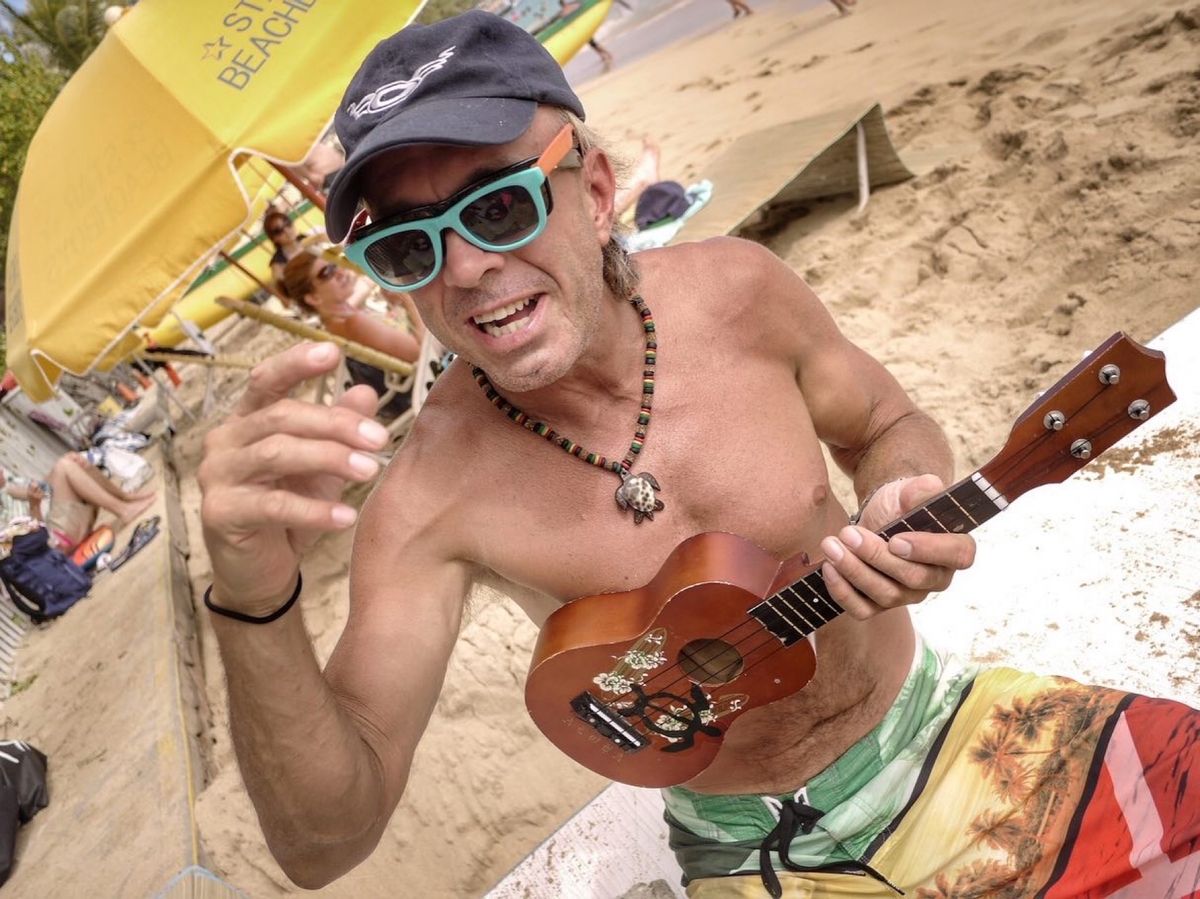 9th Jul. 2011 pic📷

ワイキキビーチを散歩していたら....