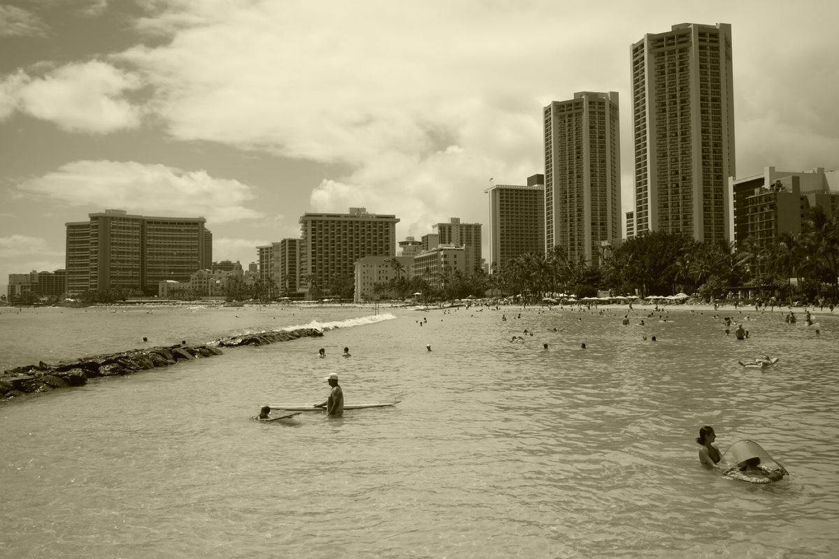 9th Jul. 2011 pic📷

in Waikiki Beach
...