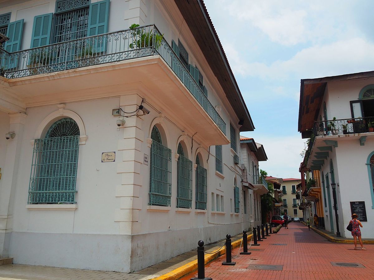 パナマ旧市街散策
夜はあまり治安も良くないと聞いた首都パナマシティの旧市街...