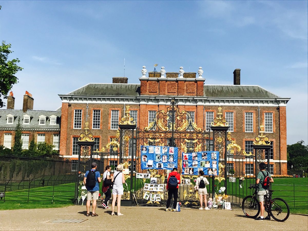 ケンジントン宮殿⭐️
たくさんのリスに会いました。