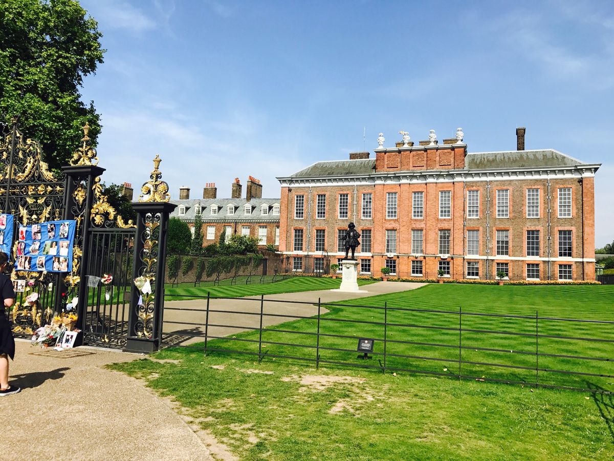 ケンジントン宮殿⭐️
たくさんのリスに会いました。