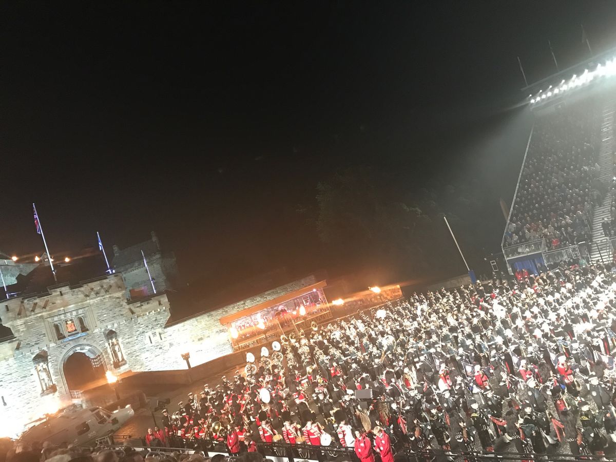 この時期限定の音楽イベント🎶
ミリタリータトゥーを鑑賞⭐️
日本からも陸上...