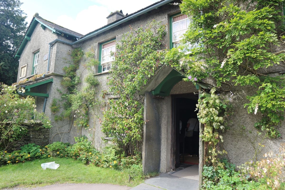 念願のヒルトップ⭐️
絵本ピーターラビットの作者、ビアトリクスポター の生...