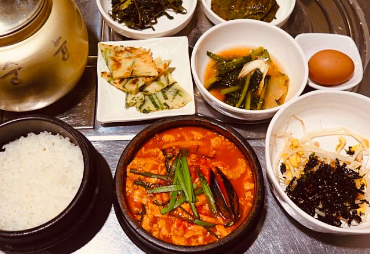 朝食は、カボチャ粥と鮑粥をシェア。
夕食は、カンジャンケジャン。
「花蟹堂...