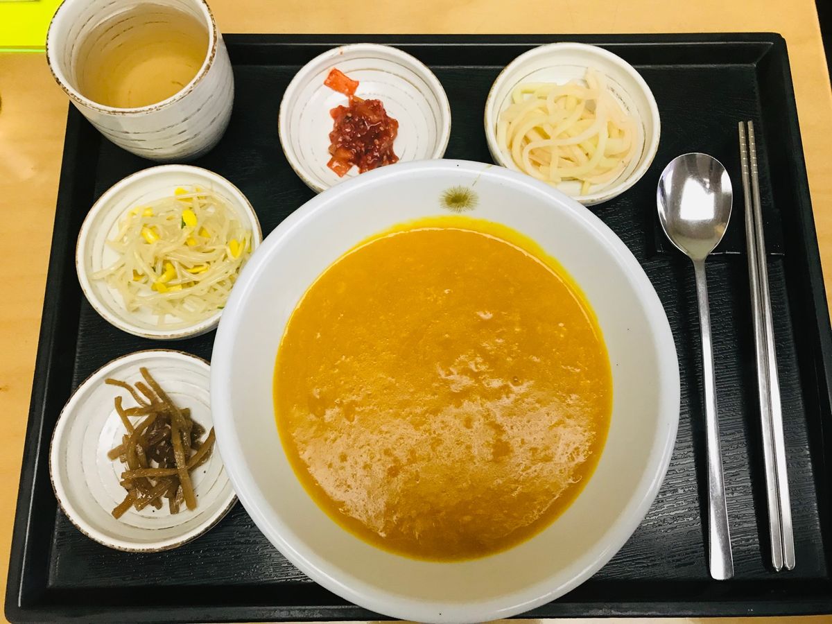 立地抜群のウェスティン朝鮮ホテルなら寒さも気にせずに色々徒歩圏内！
夕食は...