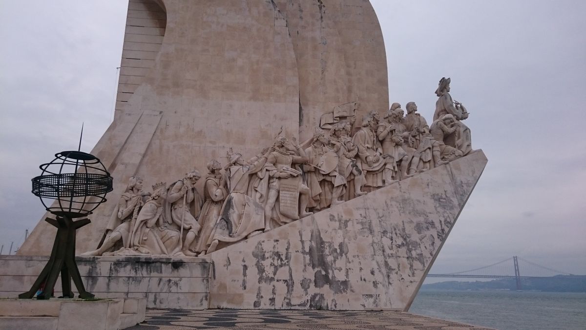 ロカ岬
あいにくのお天気で海もまったく見えず、モニュメントだけ…