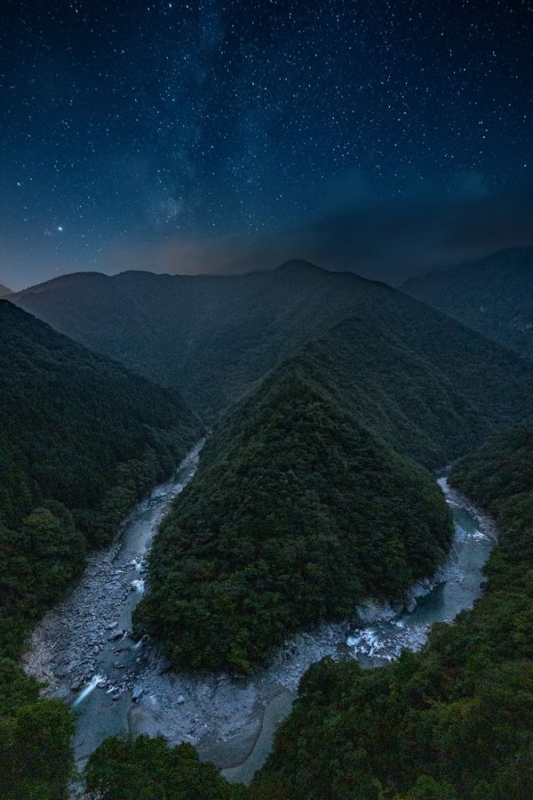日本・徳島「かずら橋と剣山」の写真:ひの字渓谷の写真を、帰ってから少し編集し...