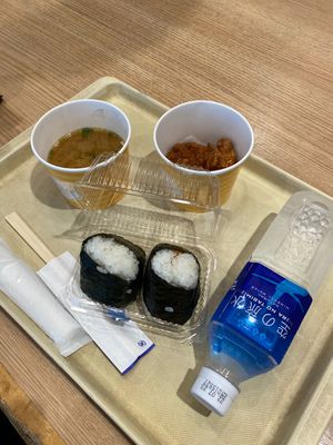 空港で朝ご飯笑

at 羽田