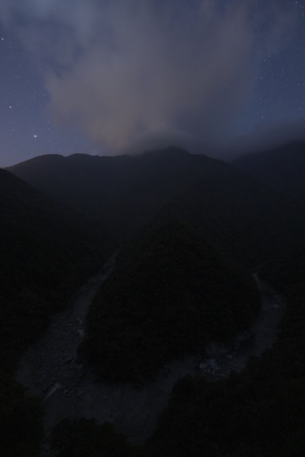日本・徳島「かずら橋と剣山」の写真：夜、微かな望みで、天の川を撮影しにいく。...
