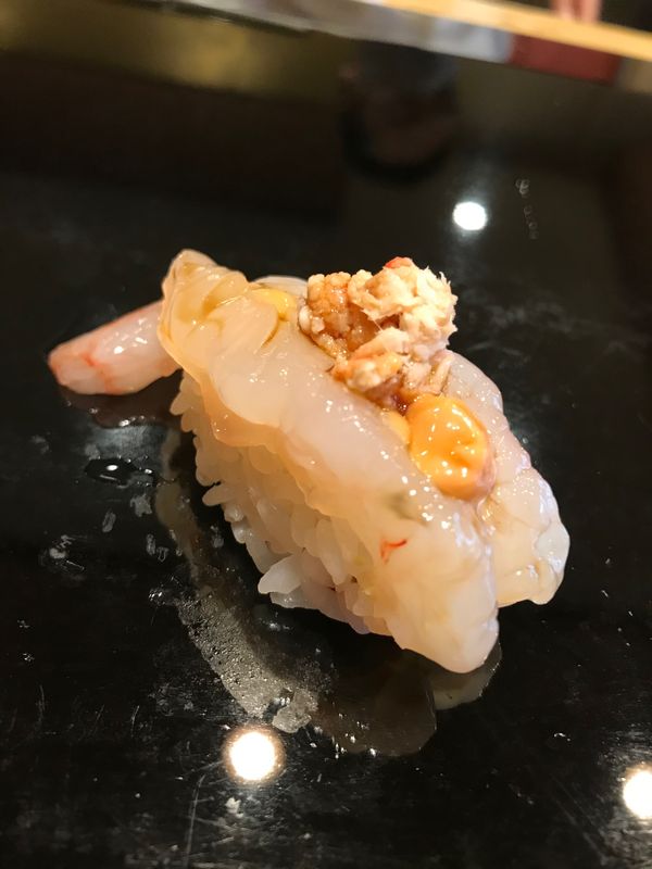 日本・金沢「大好き金沢」の写真：お寿司やさんと可愛い看板の美容院