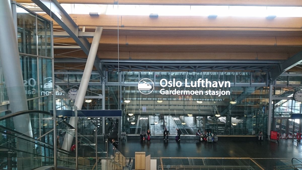 初めての一人旅。
ずっと行きたかったフィヨルドと初めての白夜🌙
おしゃれで...