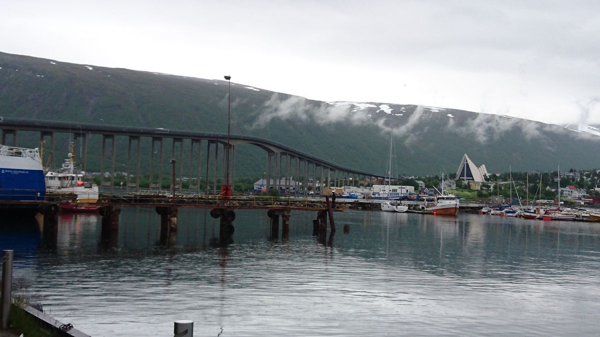 初めての一人旅。
ずっと行きたかったフィヨルドと初めての白夜🌙
おしゃれで...
