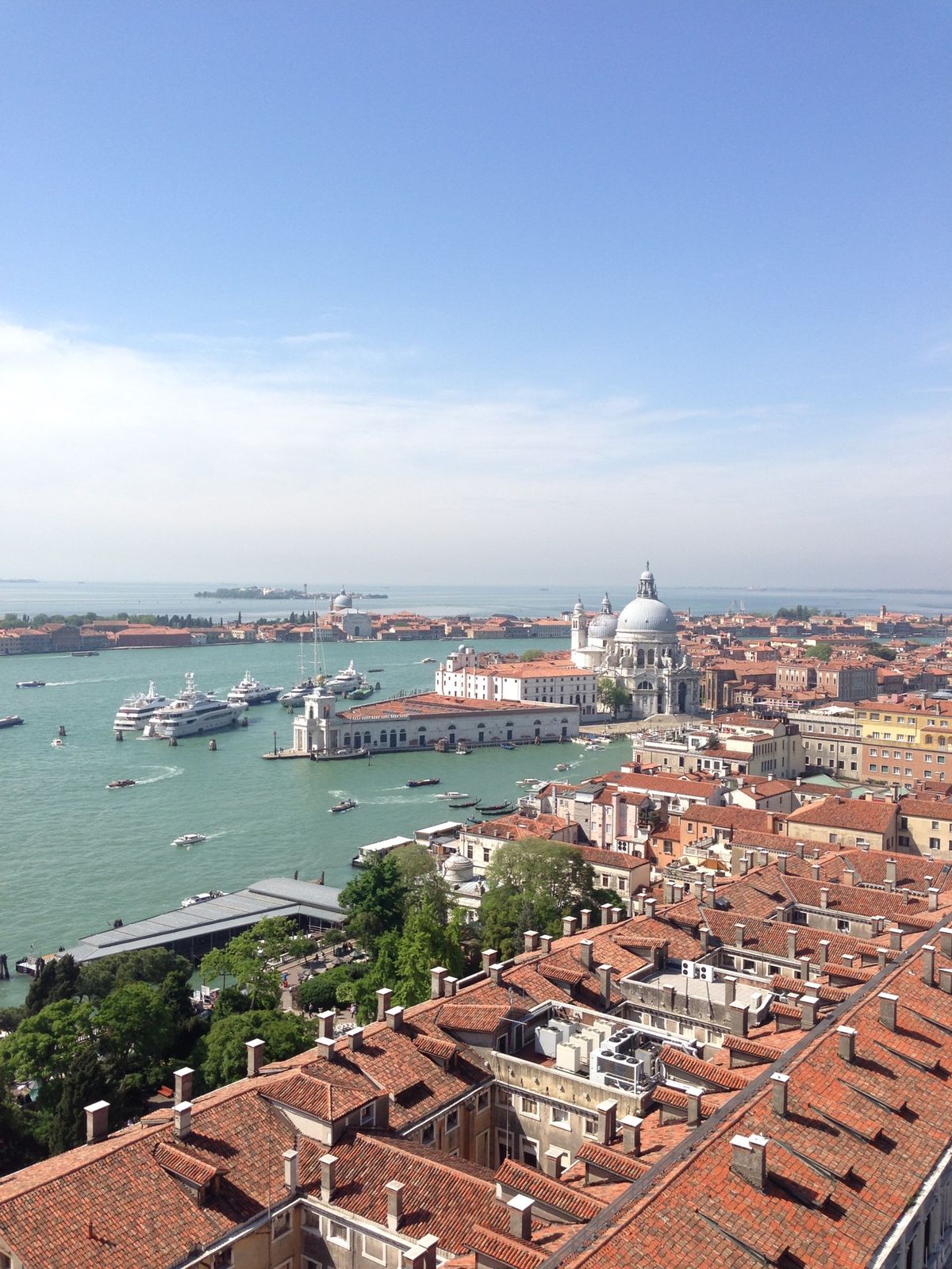 ベネチア　　
塔からの景色は最高でした〜