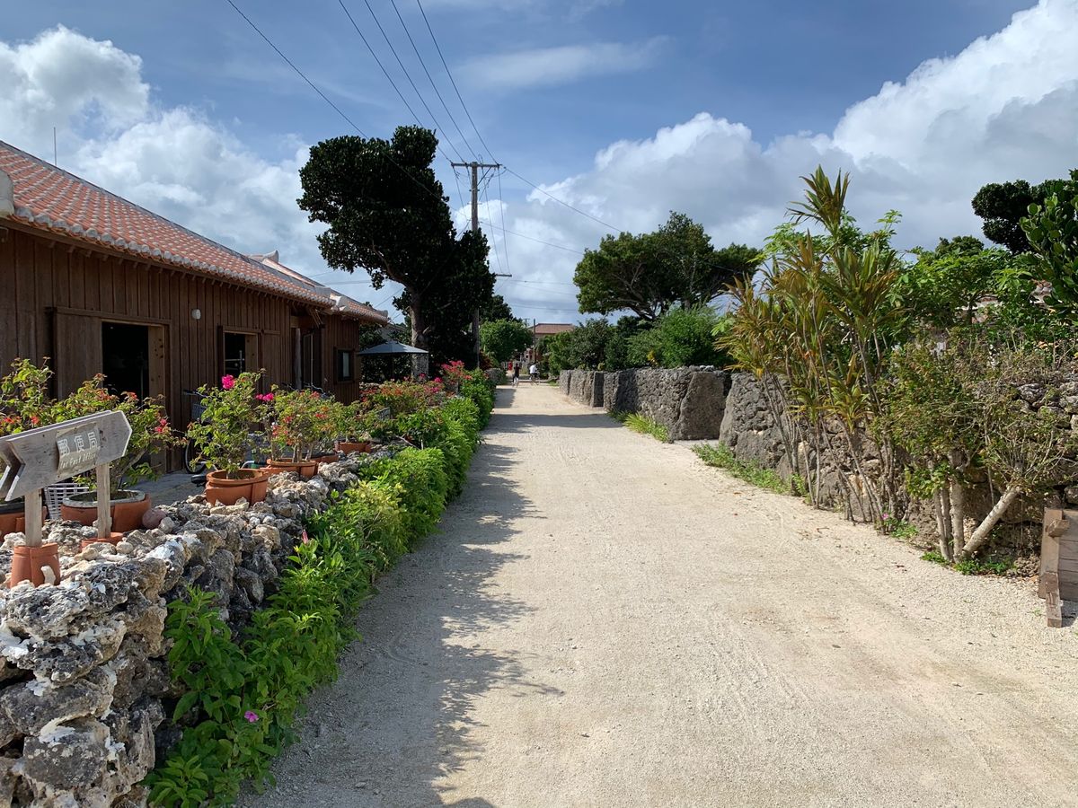 2020.10.20 Tue
2日目は船で20分程の竹富島へ。
行きの船は...